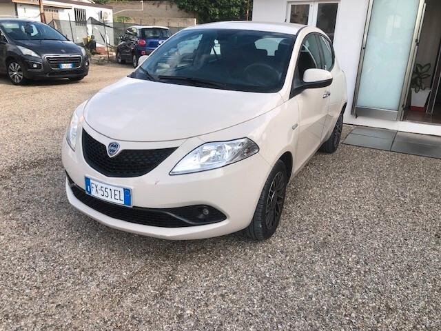 Lancia Ypsilon 1.2 69 CV 5 porte S&S Gold