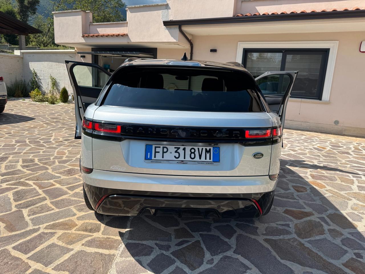 Land Rover Range Velar 2.0D I4 240 CV R-Dynamic PELLE-NAVIGATORE