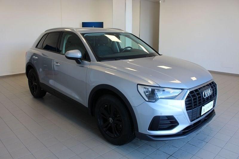 Audi Q3 35 TDI S tronic Business