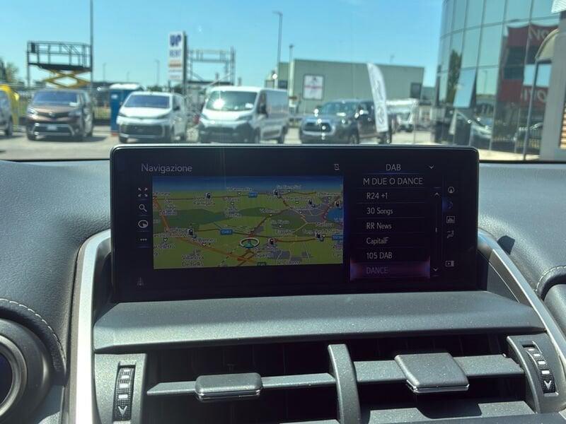 Lexus NX NX 300h 2.5 Luxury 4wd cvt
