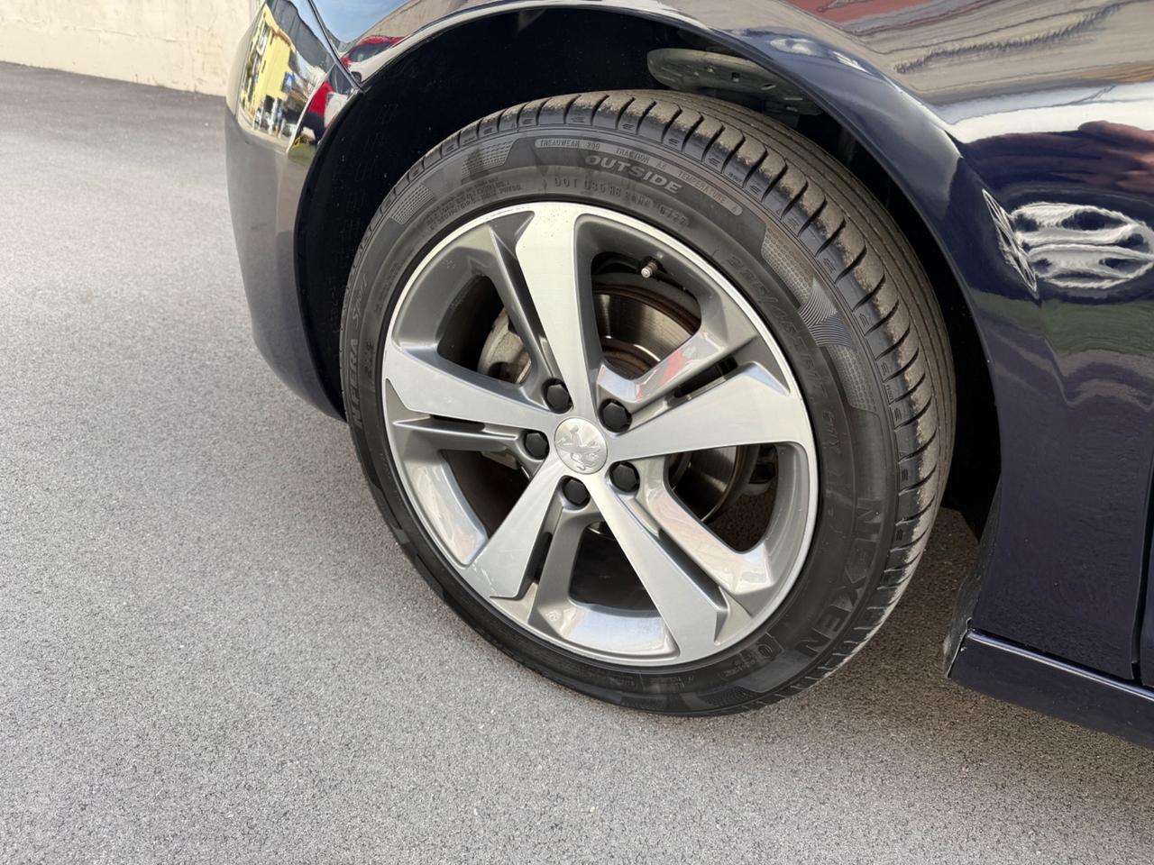 Peugeot 308 1.5diesel CAMBIO AUTOMATICO - 2019