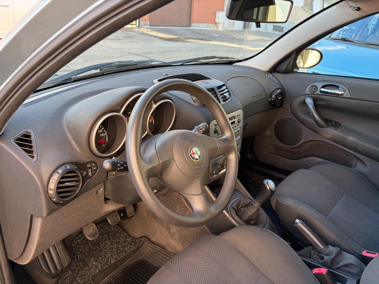 ALFA ROMEO 147 1.6 PROG KM 15900
