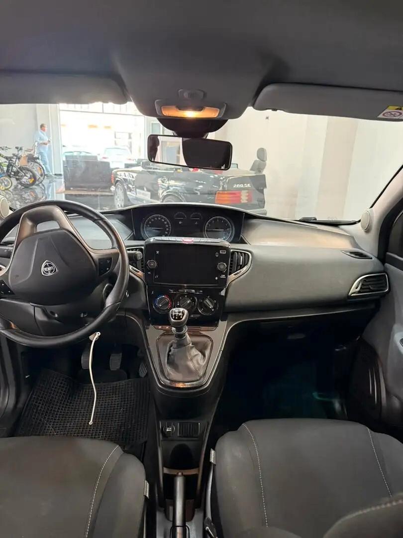 Lancia Ypsilon 1.2 69 CV 5 porte GPL Ecochic Silver