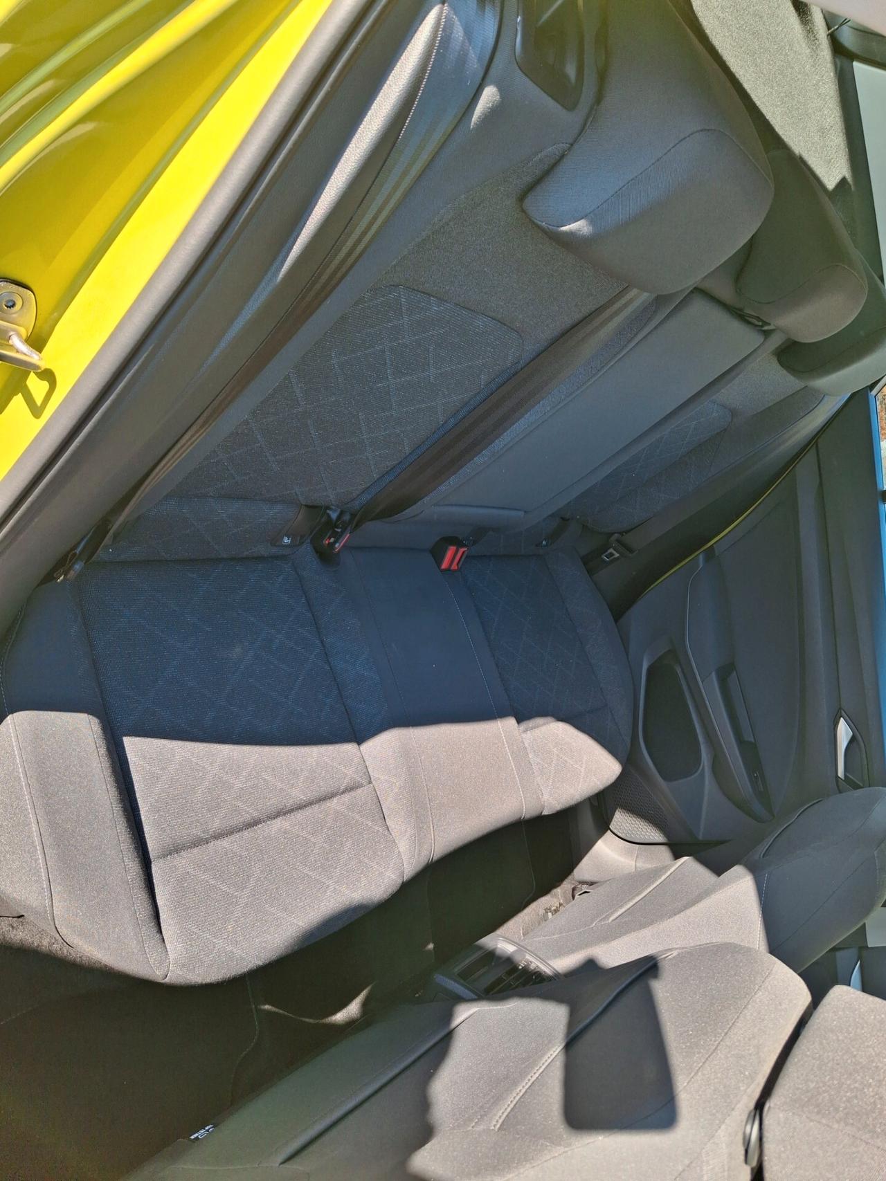 Volkswagen Golf 1.0 TSI EVO Life adatta anche neopatentati