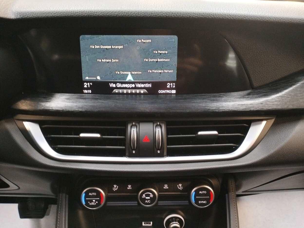 Alfa Romeo Stelvio 2017 2.2 t Business Q4 190cv auto my19