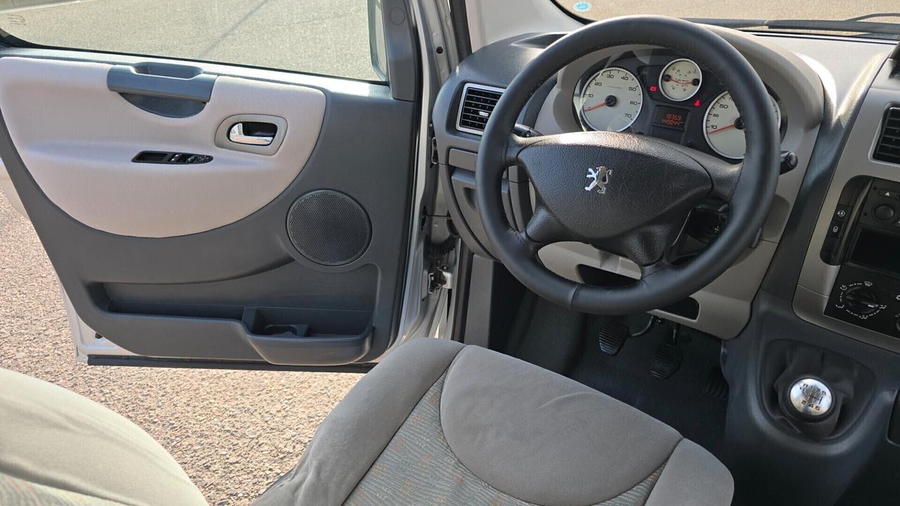 Peugeot Expert Tepee 2.0 HDi 120CV Pedana disabili 8 Posti