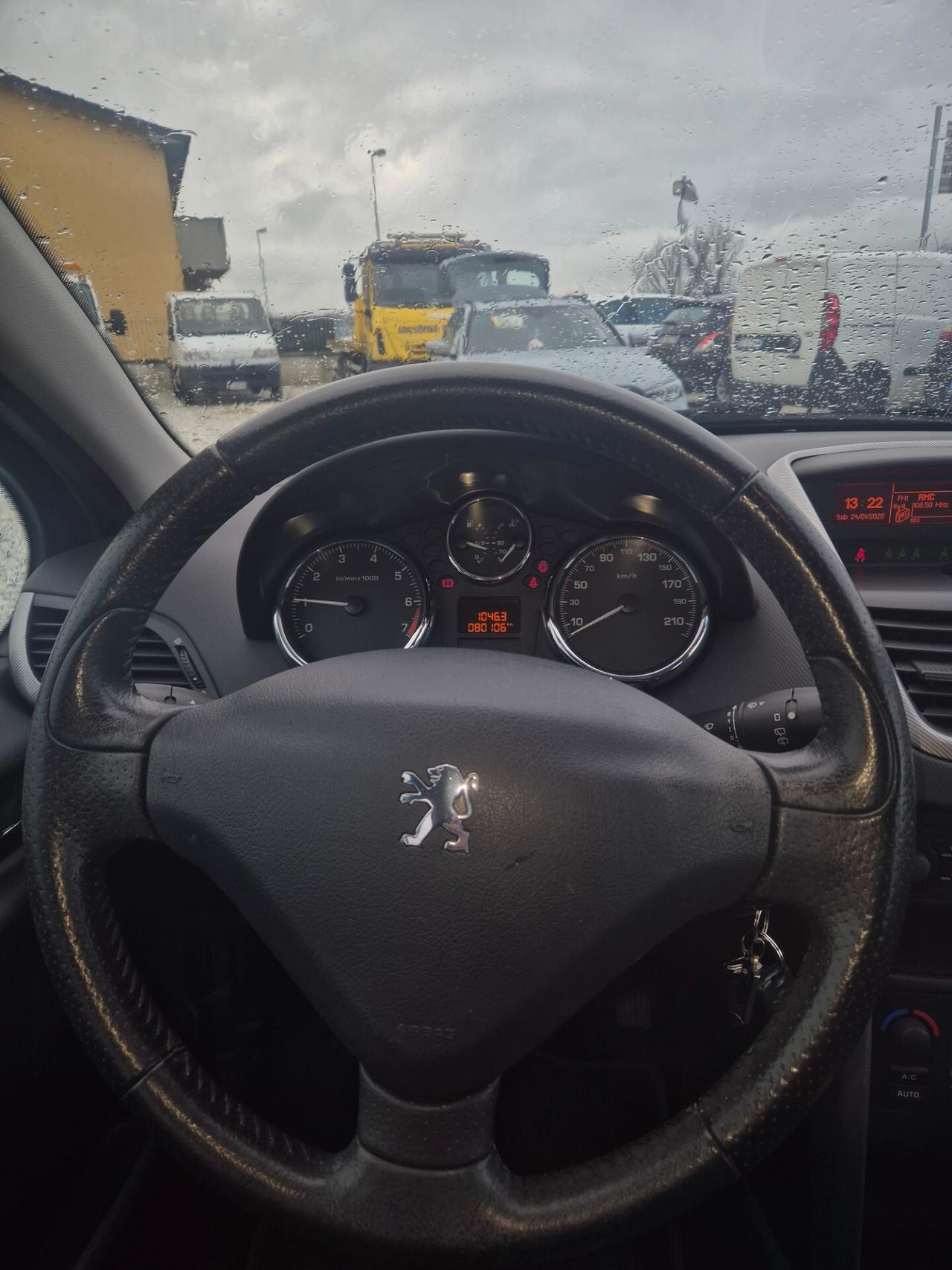 Peugeot 207 1.4 8V 75CV 5p. ONE Line