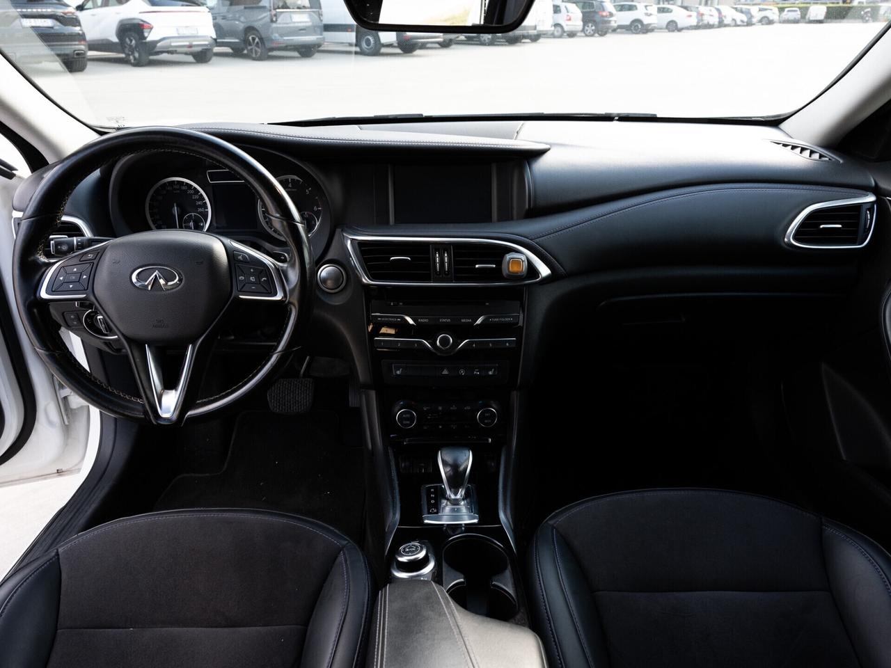 Infiniti Q30 1.5 diesel DCT Business Executive