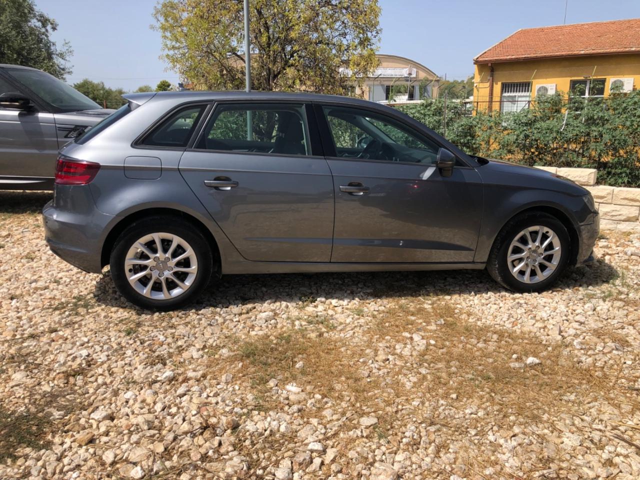 Audi A3 1.6 TDI clean diesel S tronic Attraction