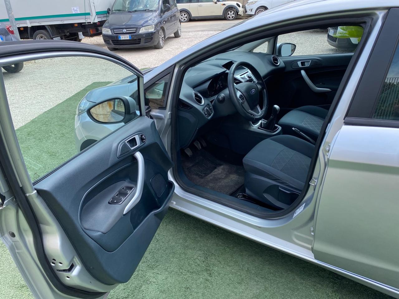 Ford Fiesta 1.4 Diesel 5 Porte Neo Patentati