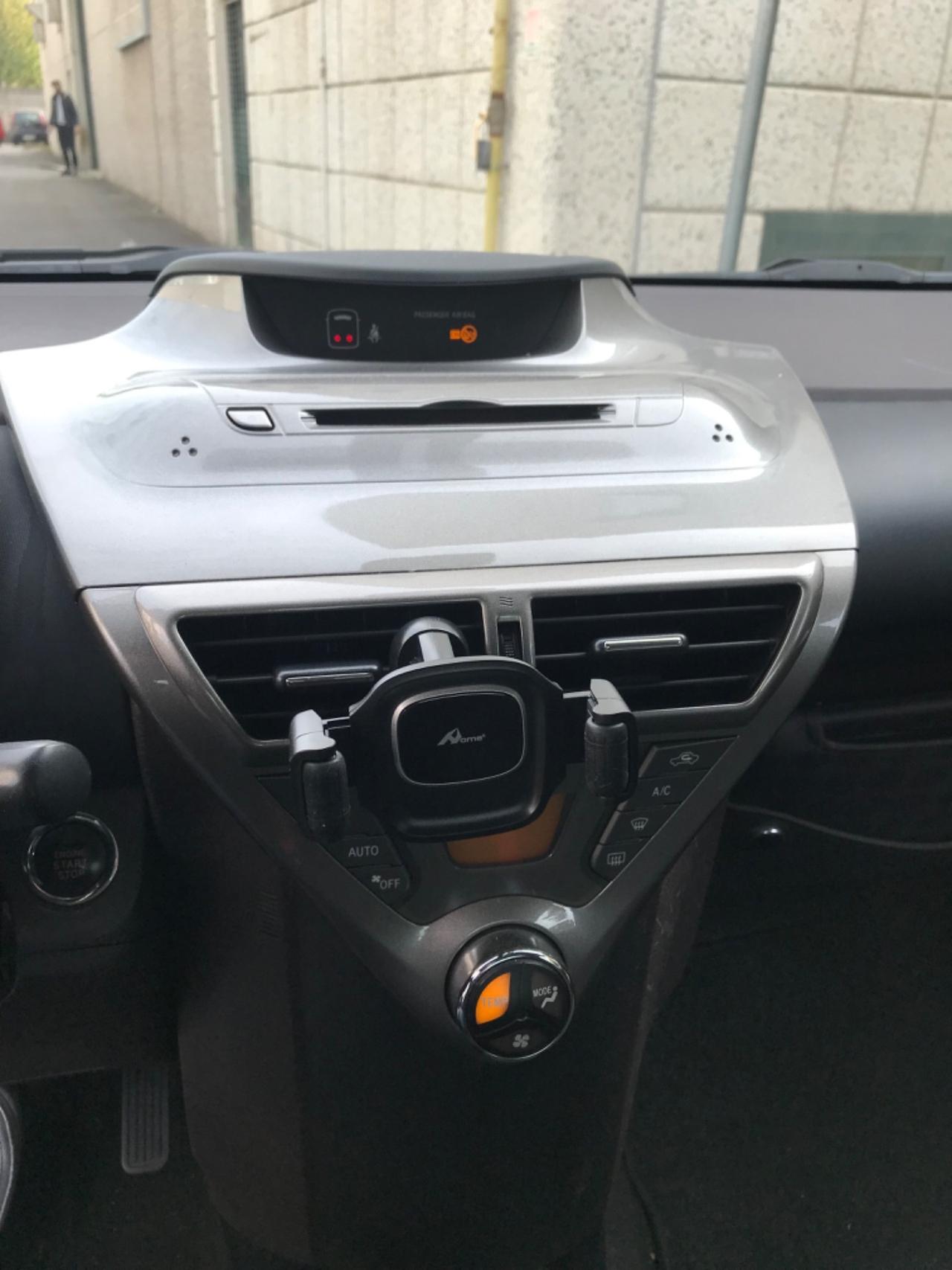 Toyota iQ 1.0 Multidrive