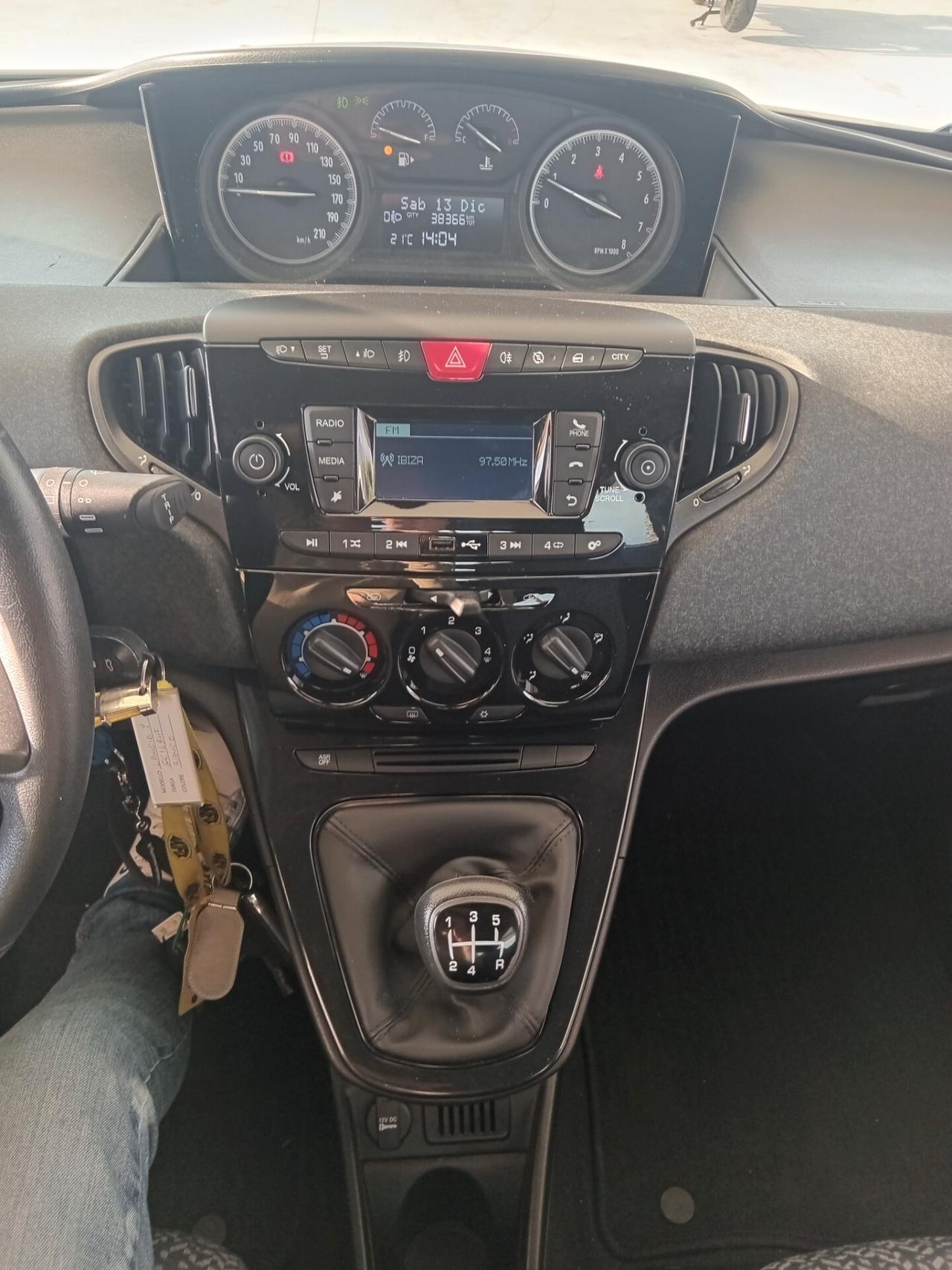 Ypsilon 1.2 C.V 69 PER NEO PATENTATI COME NUOVA