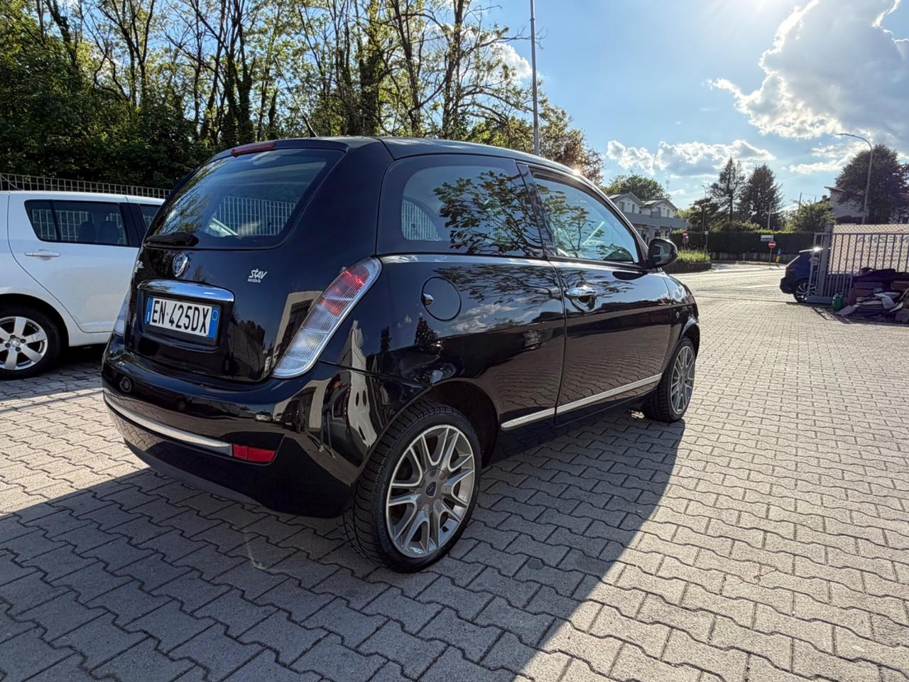 Lancia Ypsilon 1.2 69 CV 5 porte S&S Platinum