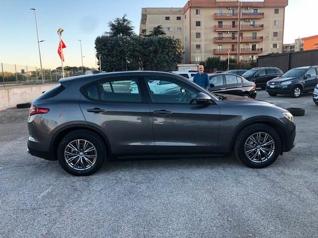 Alfa Romeo Stelvio 2.2 Turbodiesel 160 CV AT8 RWD Super