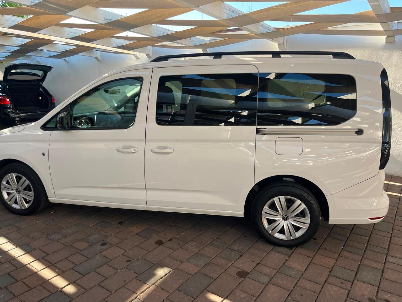 Volkswagen Caddy 2.0 TDI 102 CV Space Maxi 7 POSTI