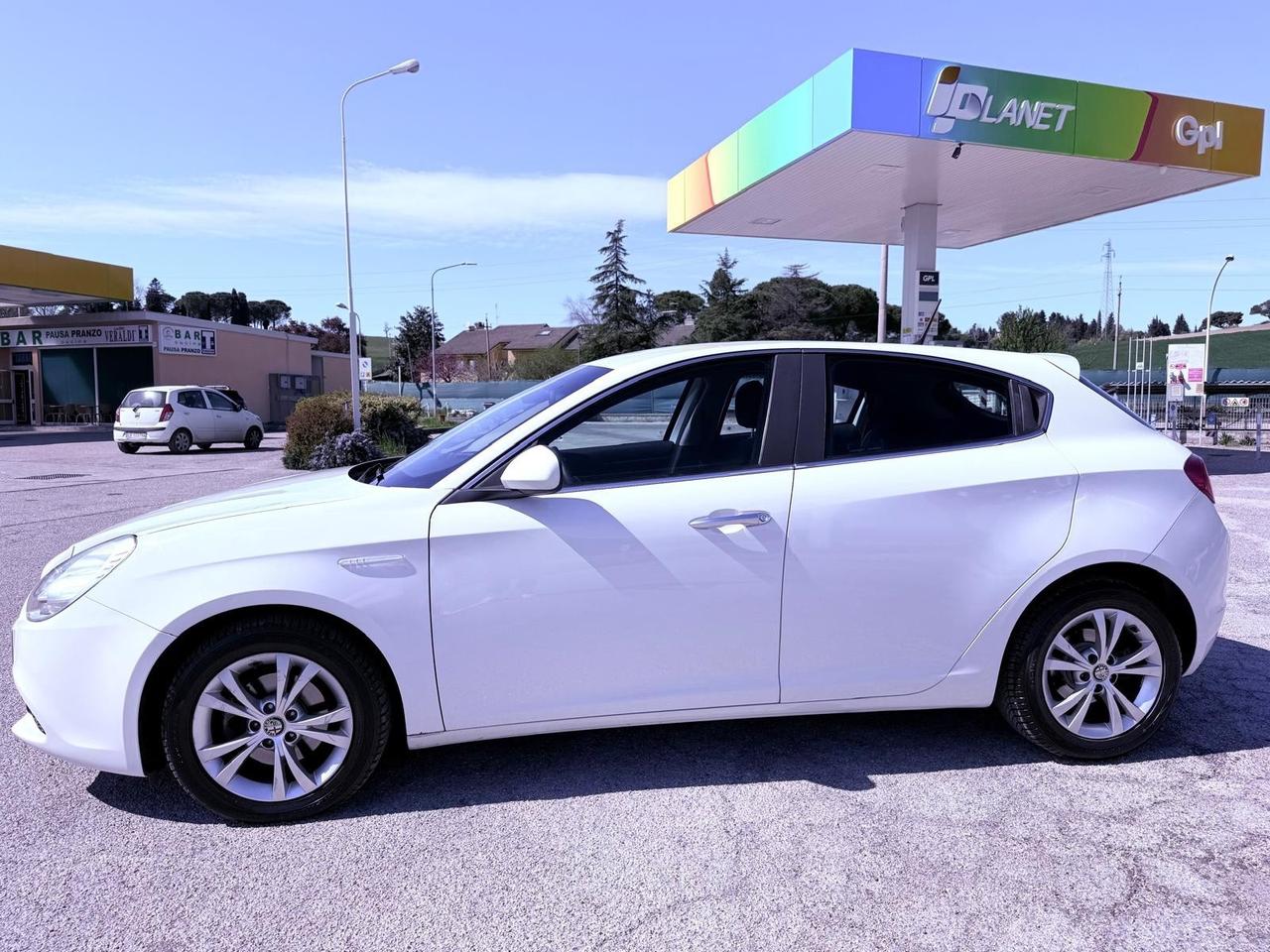 Alfa Romeo Giulietta 1.6 JTDm-2 105 CV Ok neopatentati