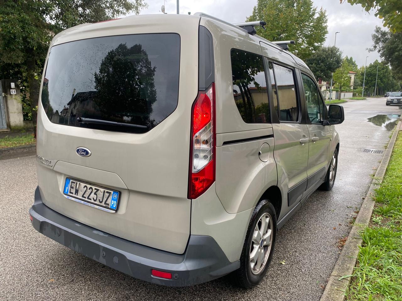 Ford Tourneo Connect 1.6 TDCi 115 CV Titanium