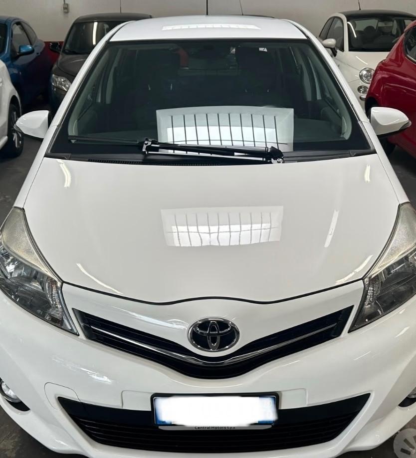 Toyota Yaris 1.4 D-4D 5 porte Lounge