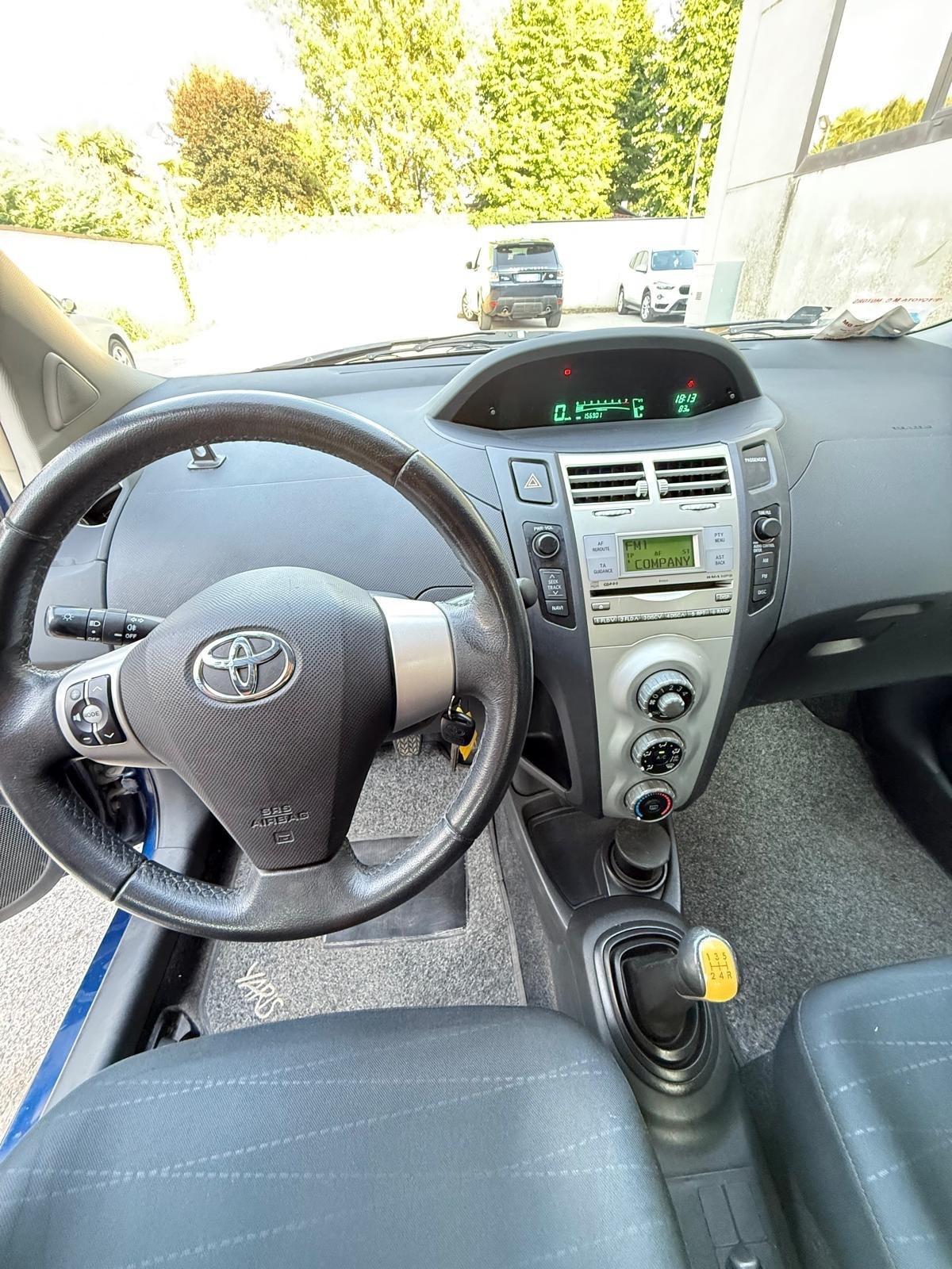 Toyota Yaris 1.0 5 porte Sol