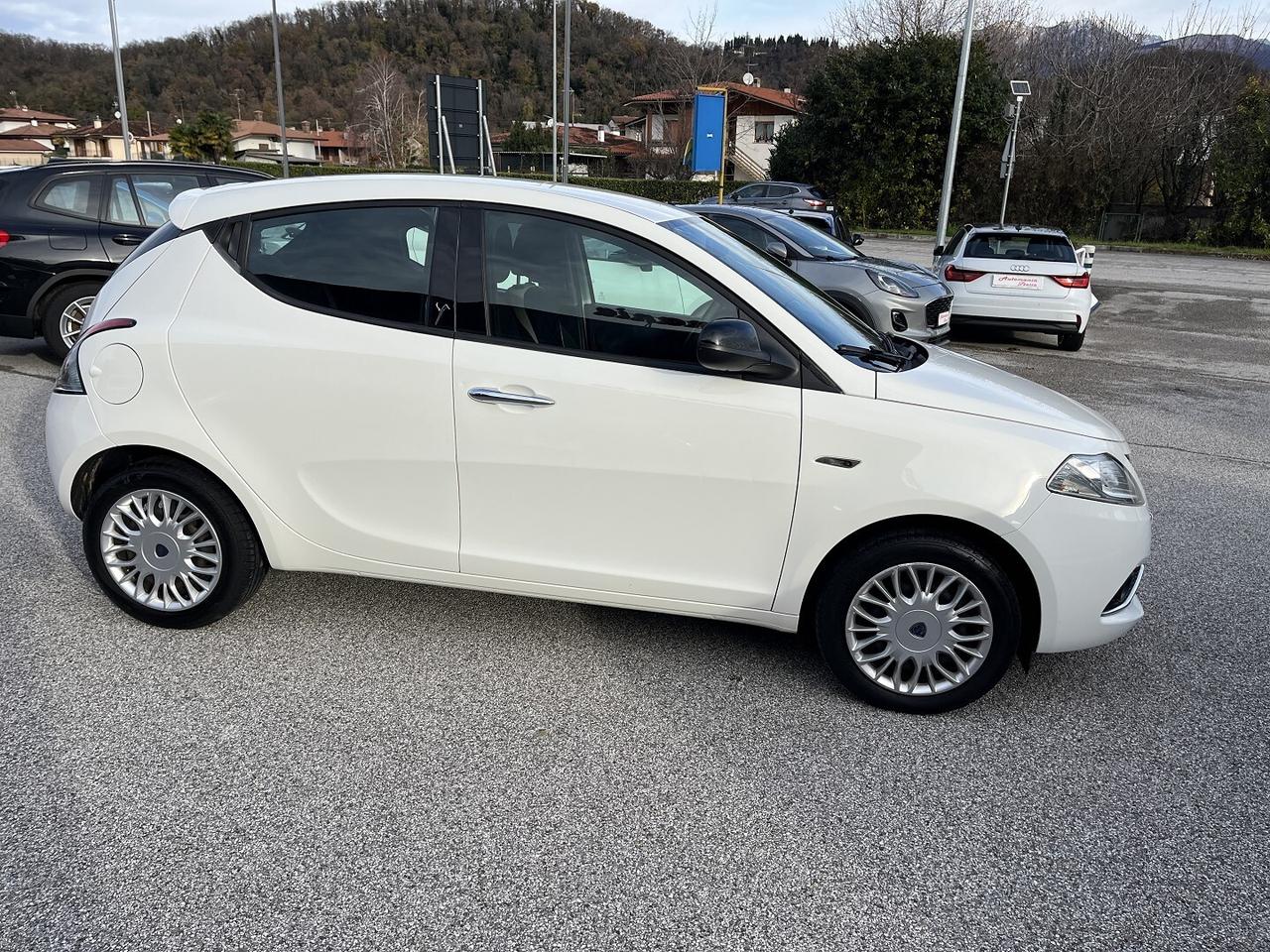 LANCIA YPSILON 1200 CC 69 CV