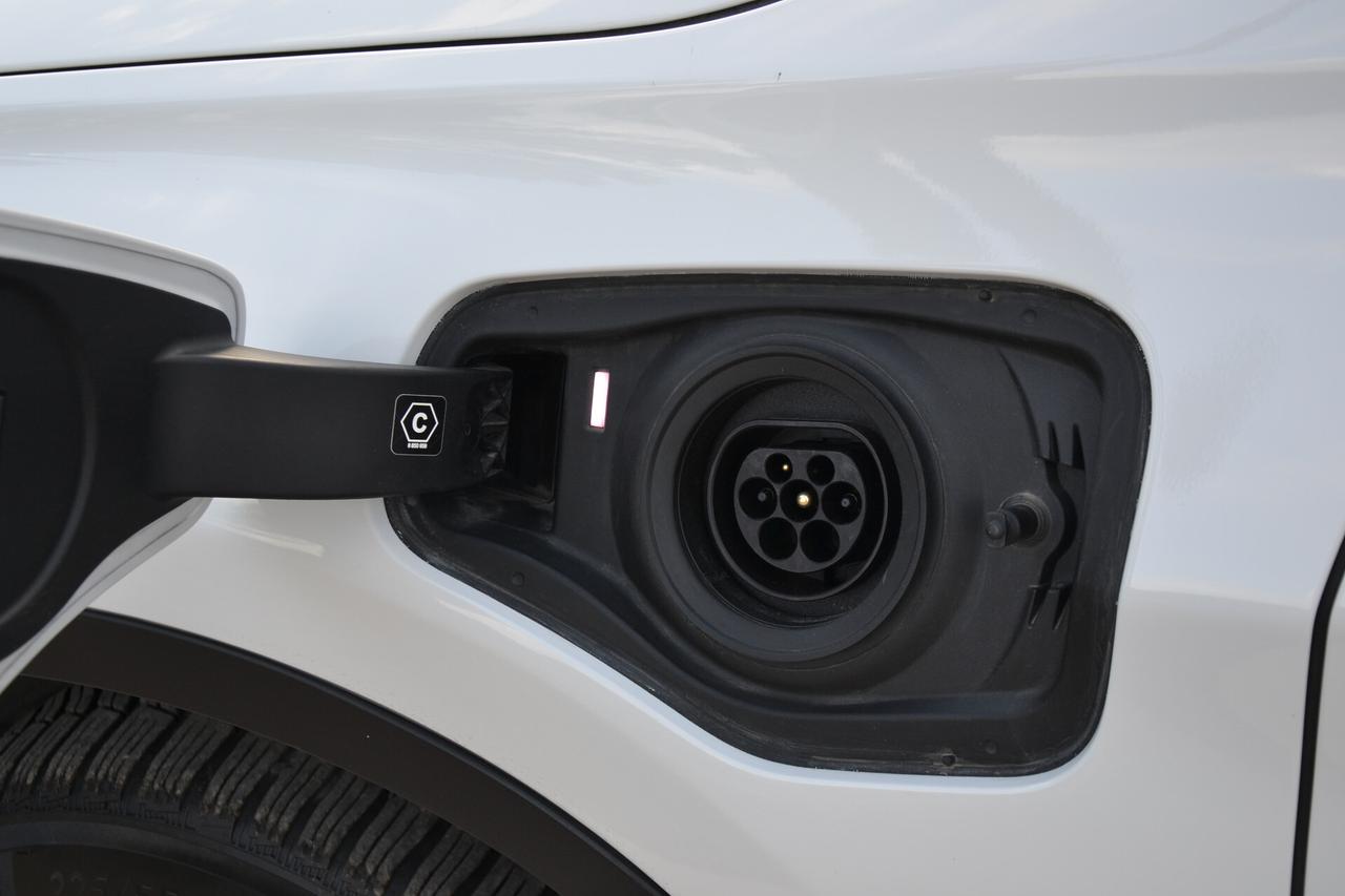 Bmw X1 25e X-DRIVE HYBRID PLUG-IN NAVI+FULL LED+RCAM+PDC+