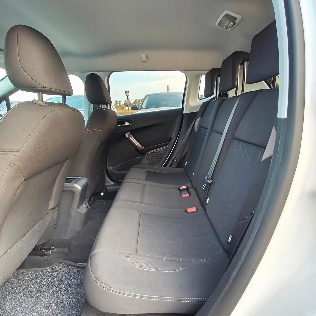 Peugeot 2008 1.6 e-HDi 92 CV 2014