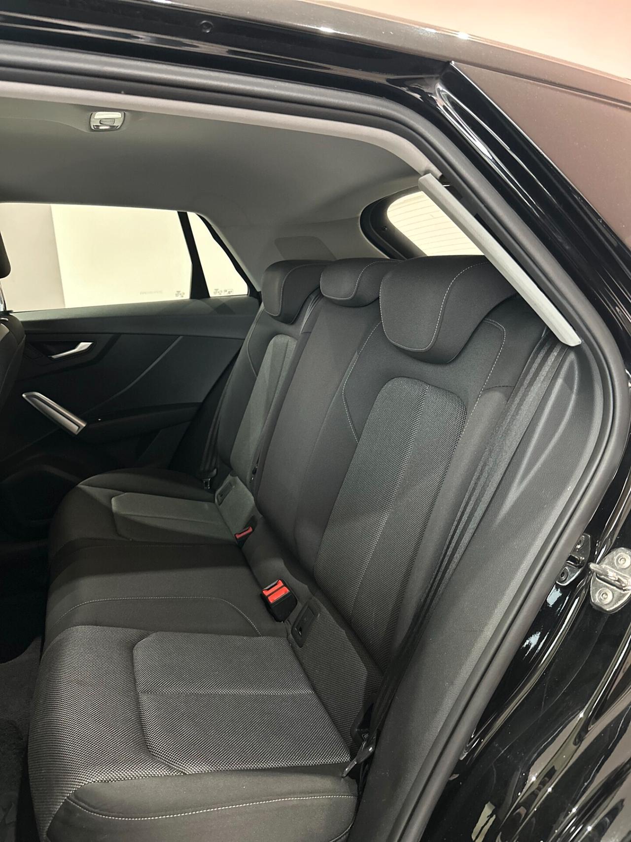 Audi Q2 30 TDI Identity Black