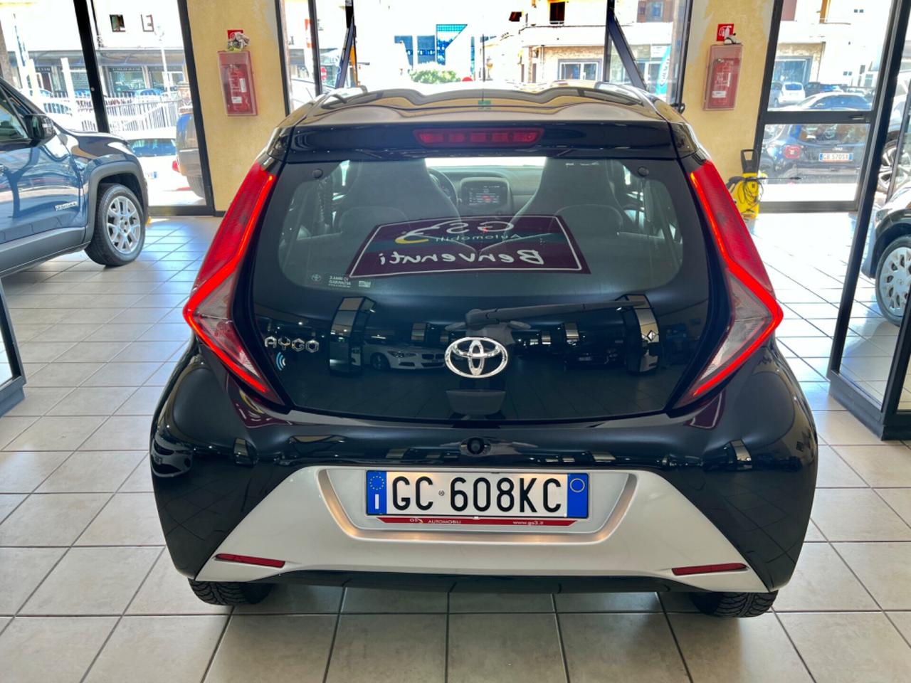 Toyota Aygo Connect 1.0 VVT-i 72 CV 5 porte x-play