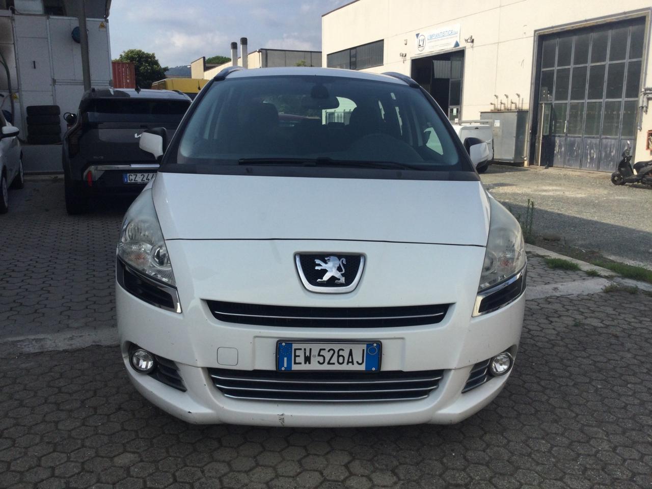 Peugeot 5008 1.6 HDi 115CV Allure