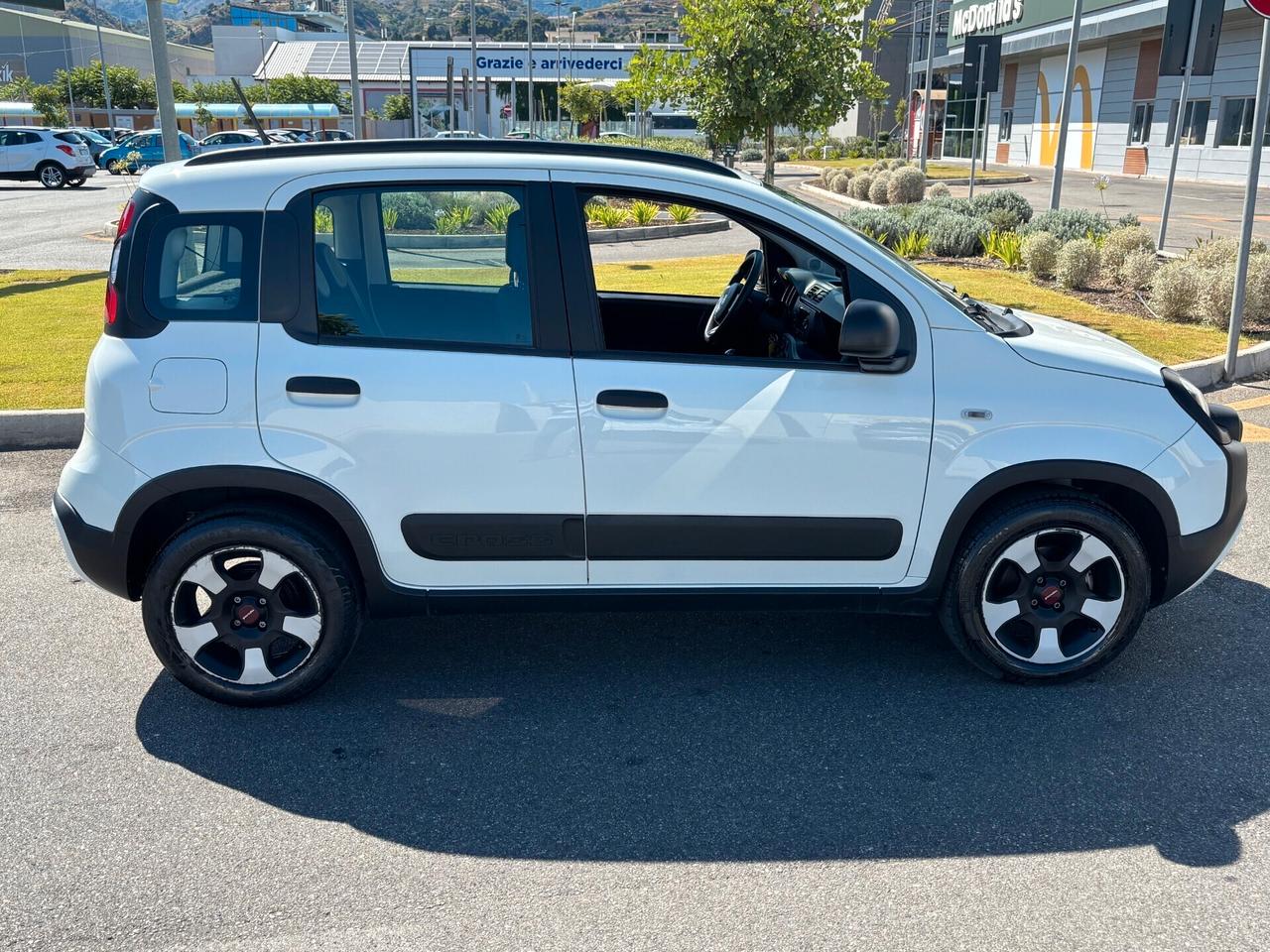 Fiat Panda 1.0 City Cross HYBRID