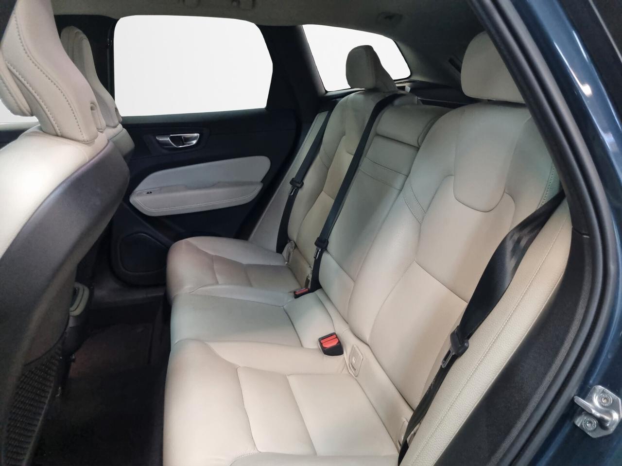 Volvo XC 60 XC60 B4 (d) AWD Geartronic Inscription