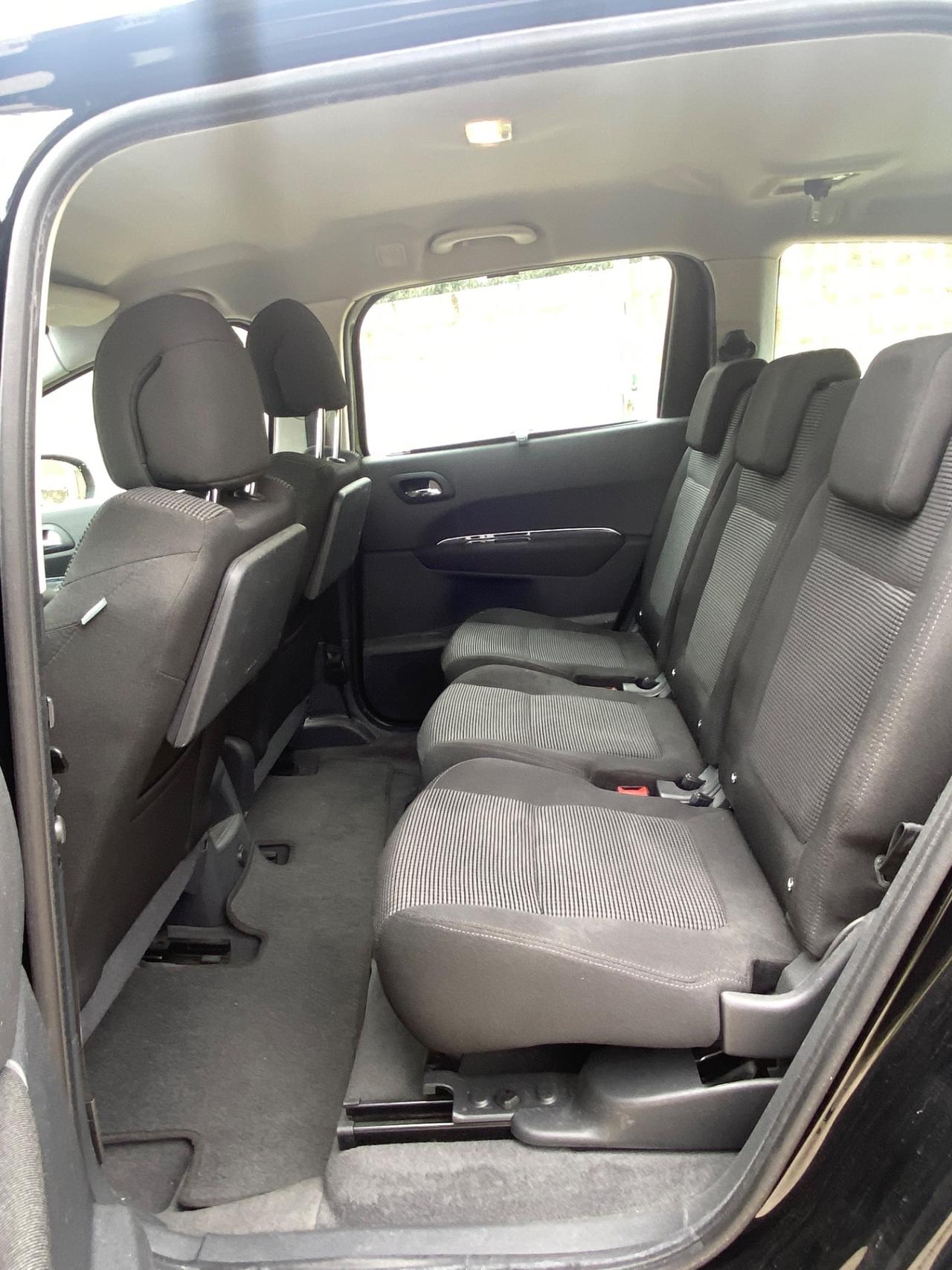 Peugeot 5008 1.6 HDi 110CV Business