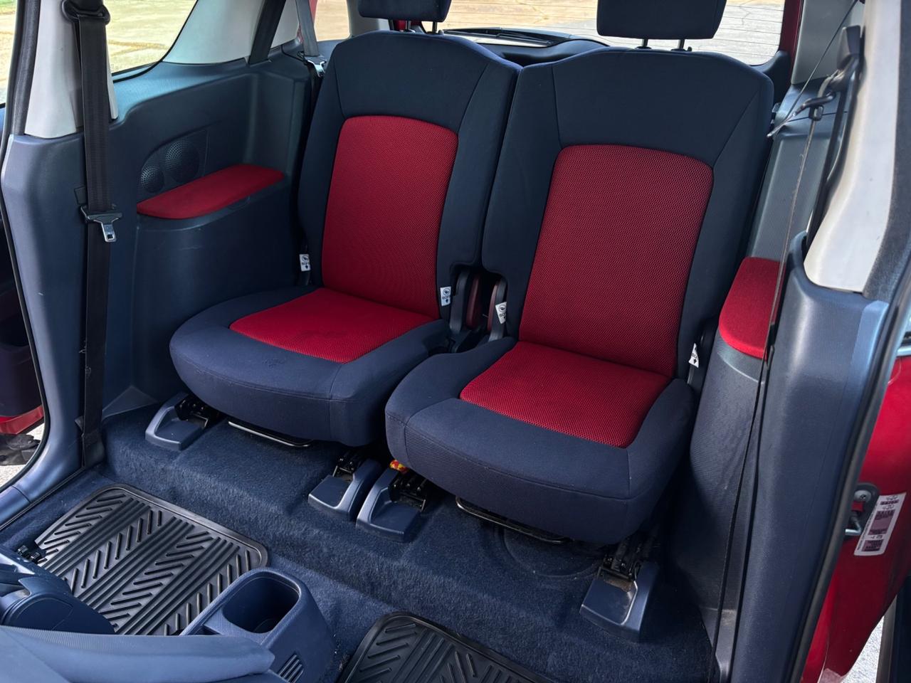 Peugeot 1007 1.4 benzina. Garanzia 12 mesi. Neop..