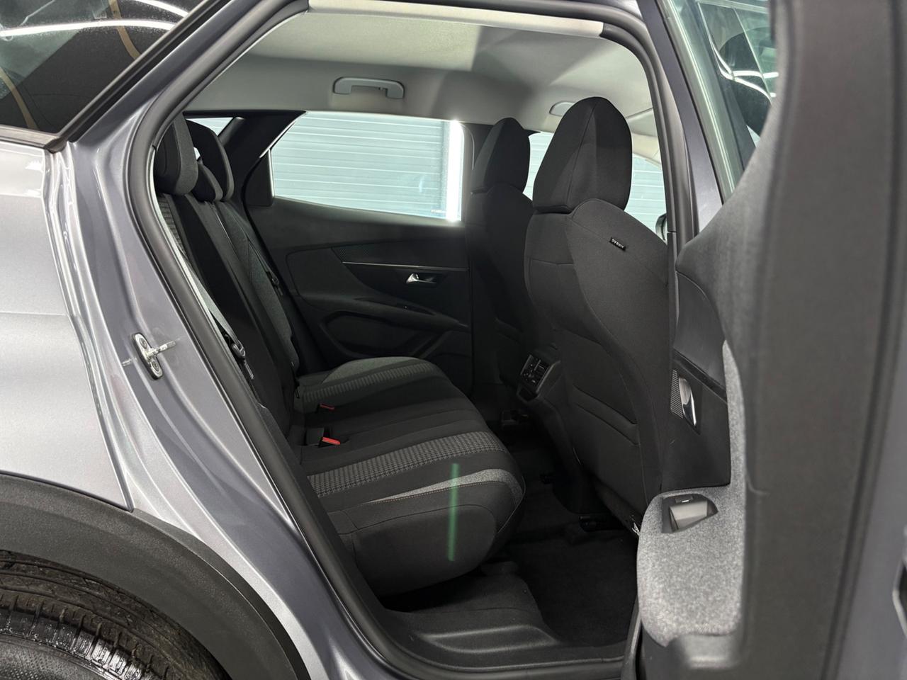 Peugeot 3008 BlueHDi 130 S&S EAT8 Active Pack
