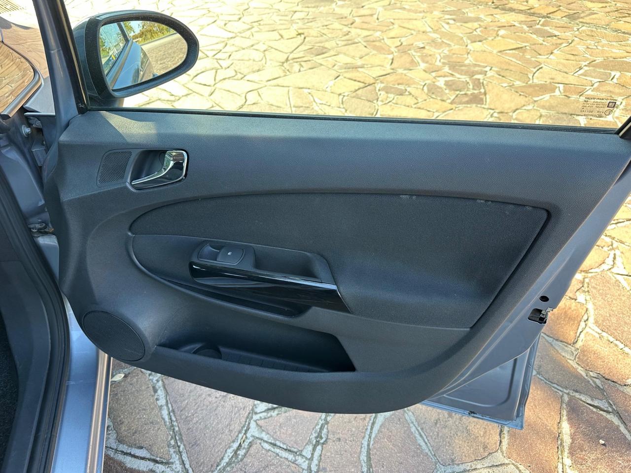 Opel Corsa 1.2 5 porte Easytronic Enjoy NEOPATENTATI