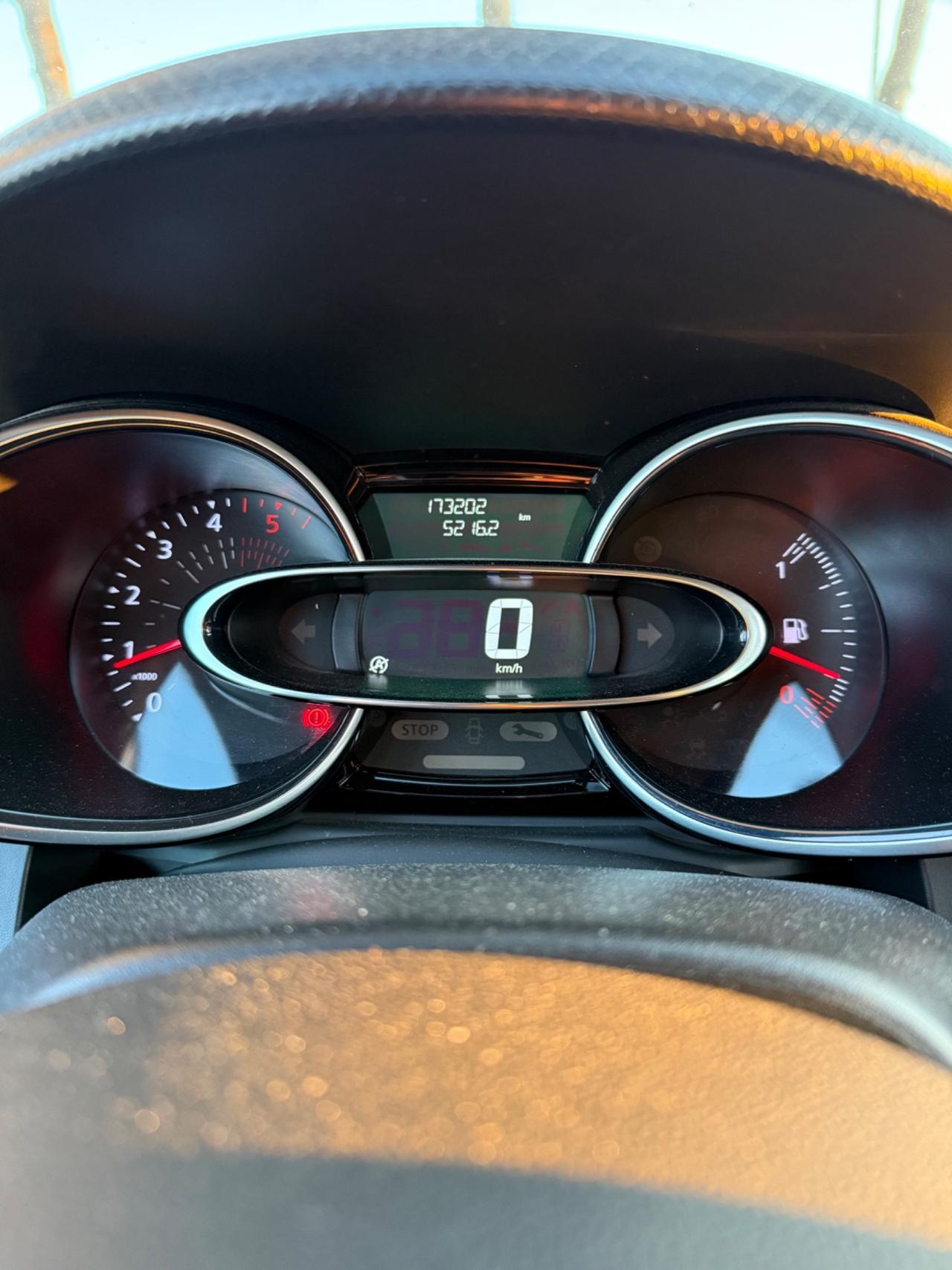 Renault Clio dCi 8V 75 CV 5 porte Moschino Intens