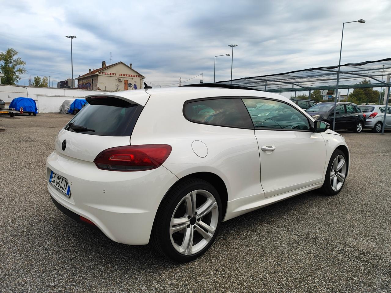 Volkswagen Scirocco 1.4 TSI 160CV R-line