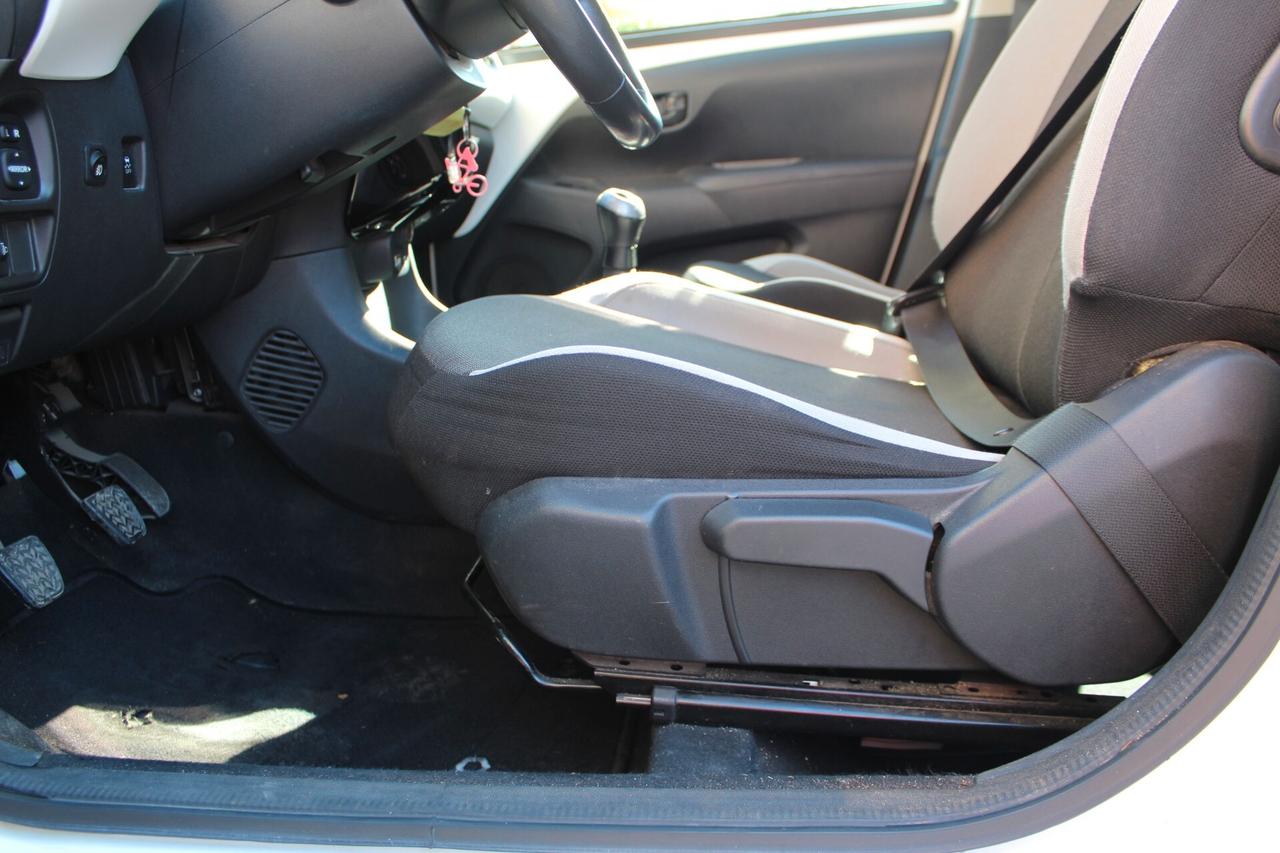 Toyota Aygo 1.0 VVT-i 69 CV 5 porte x-play Unico Proprietario Adatta a neopatentati