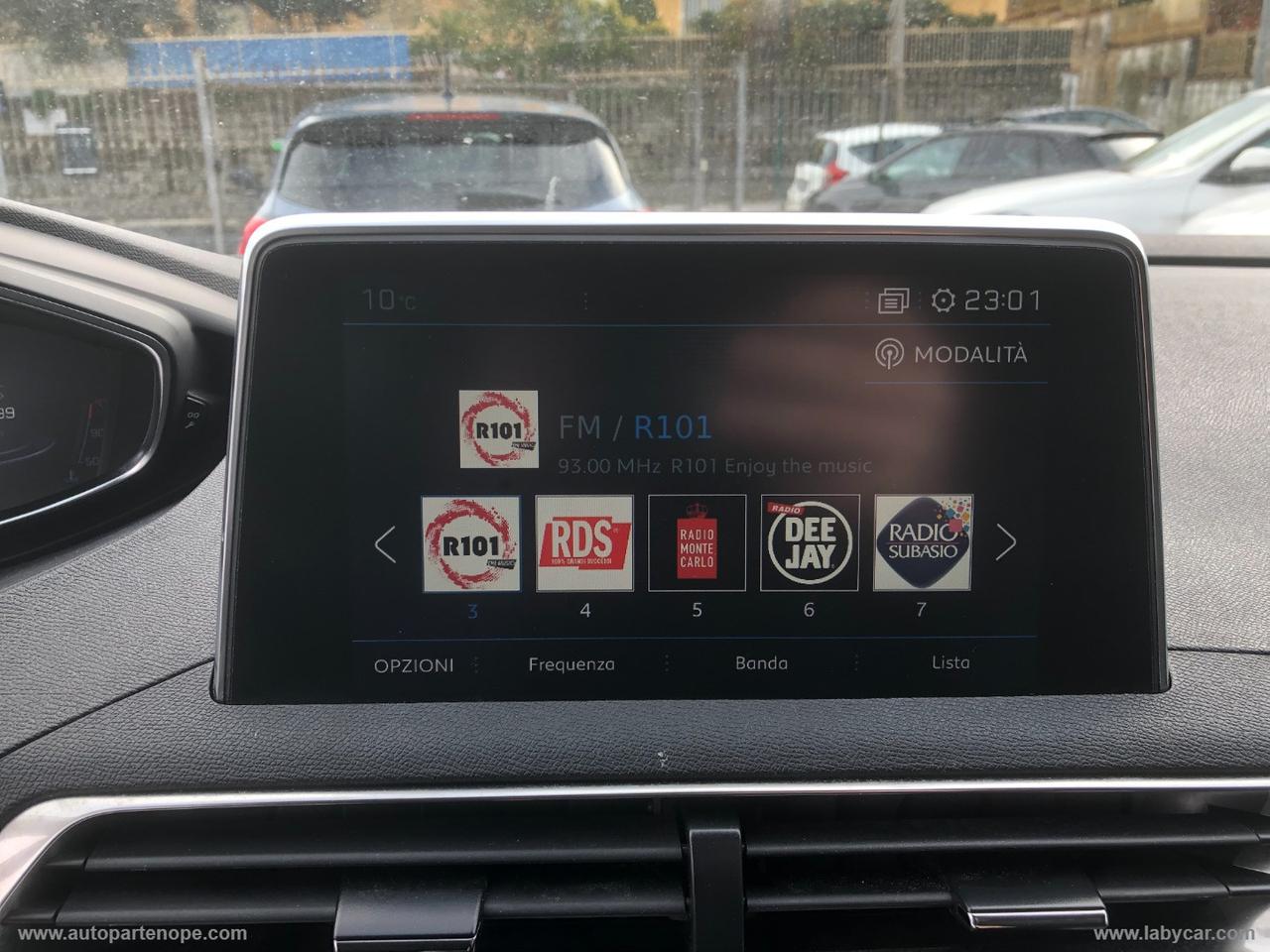 PEUGEOT 3008 BlueHDi 130 S&S Business