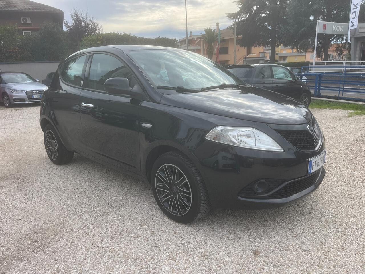 Lancia Ypsilon 1.2 69 CV 5 porte GPL Ecochic Gold