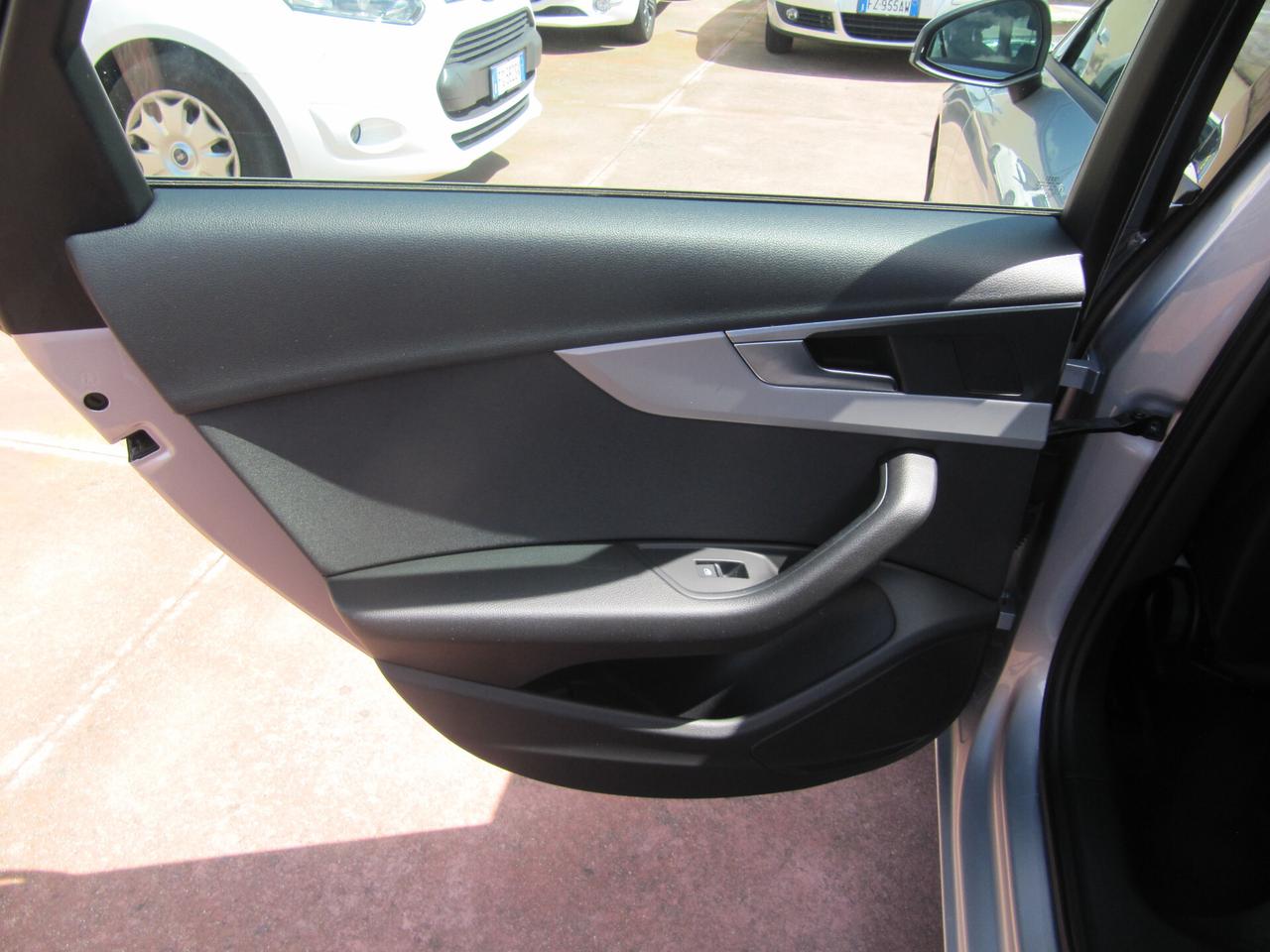 Audi A4 Avant 40 TDI quattro S tronic Business - automatico