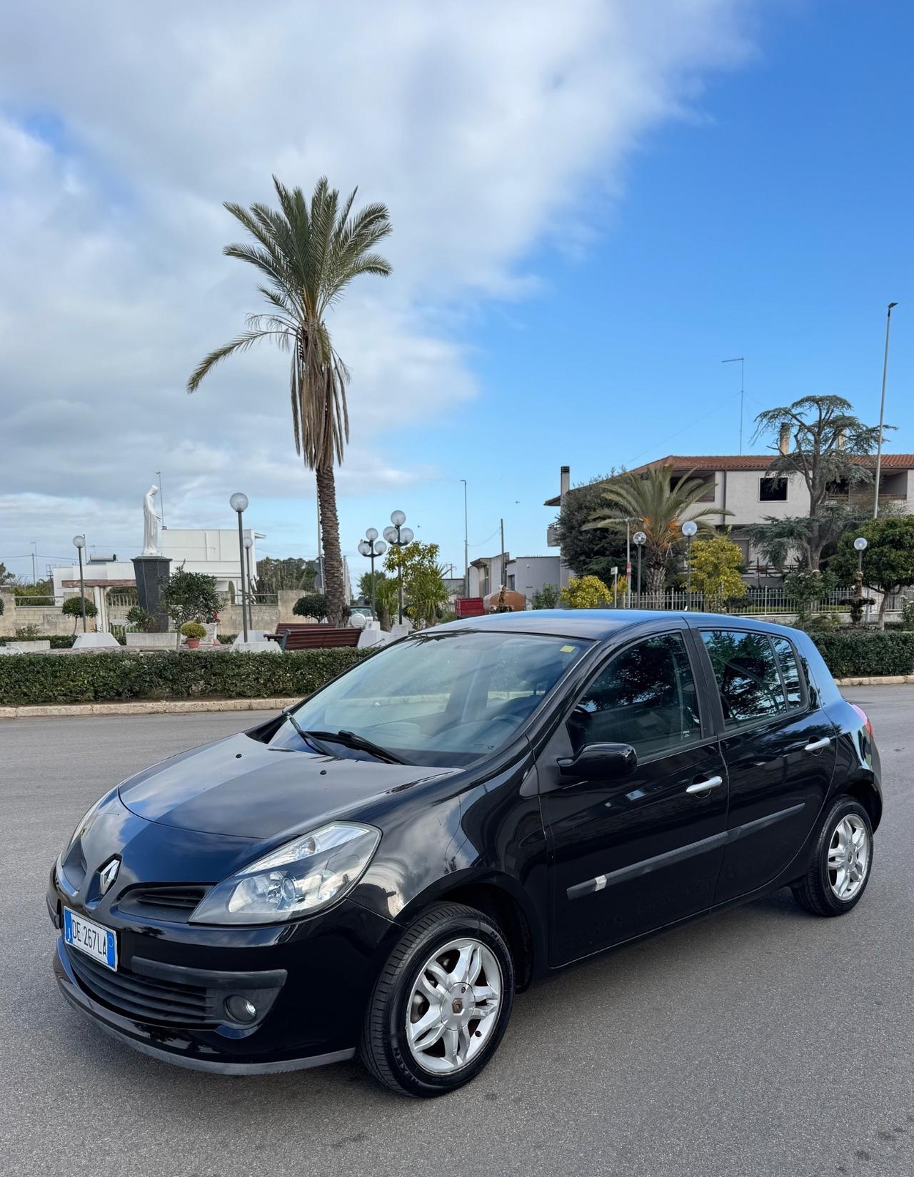 RENAULT CLIO 1.2 BENZINA LUXE