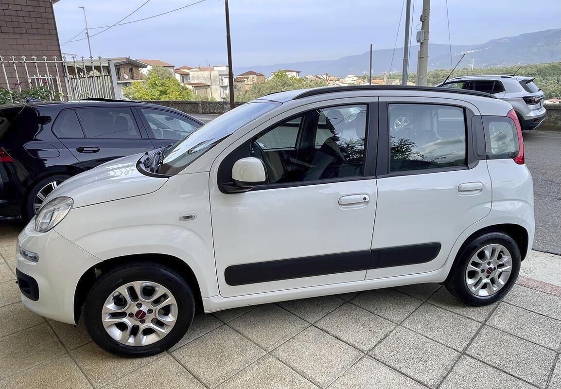 Fiat Panda 1.2 Lounge "Uconnect Bluetooth - Clima automatico -Volante multifunzione " Aziedali