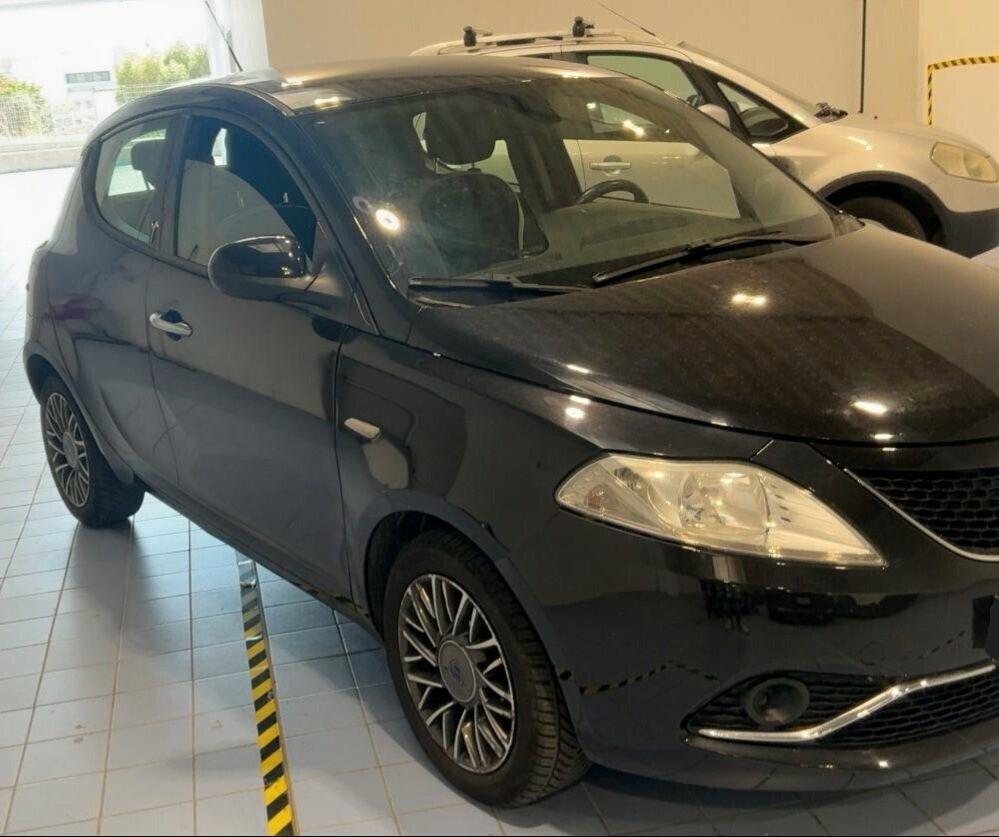 Lancia Ypsilon 1.2 69 CV 5 porte GPL Ecochic Gold