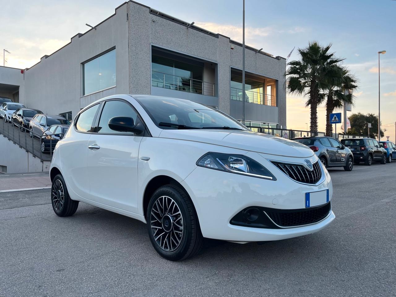 Lancia Ypsilon 1.0 FireFly 5 porte S&S Hybrid Platino Km0