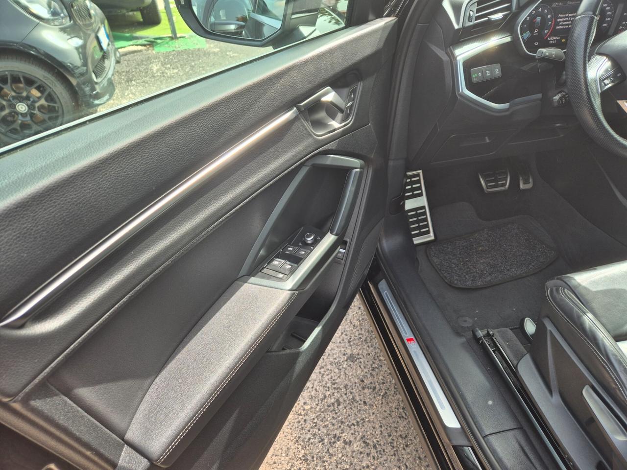Audi Q3 SPB 45 TFSI e S tronic line edition