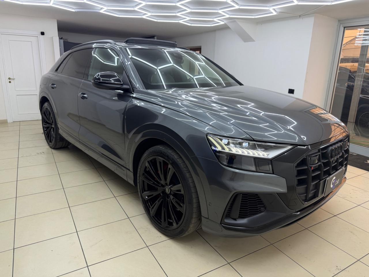 Audi SQ8 TFSI IPER FULL ITALIANA UFFICIALE
