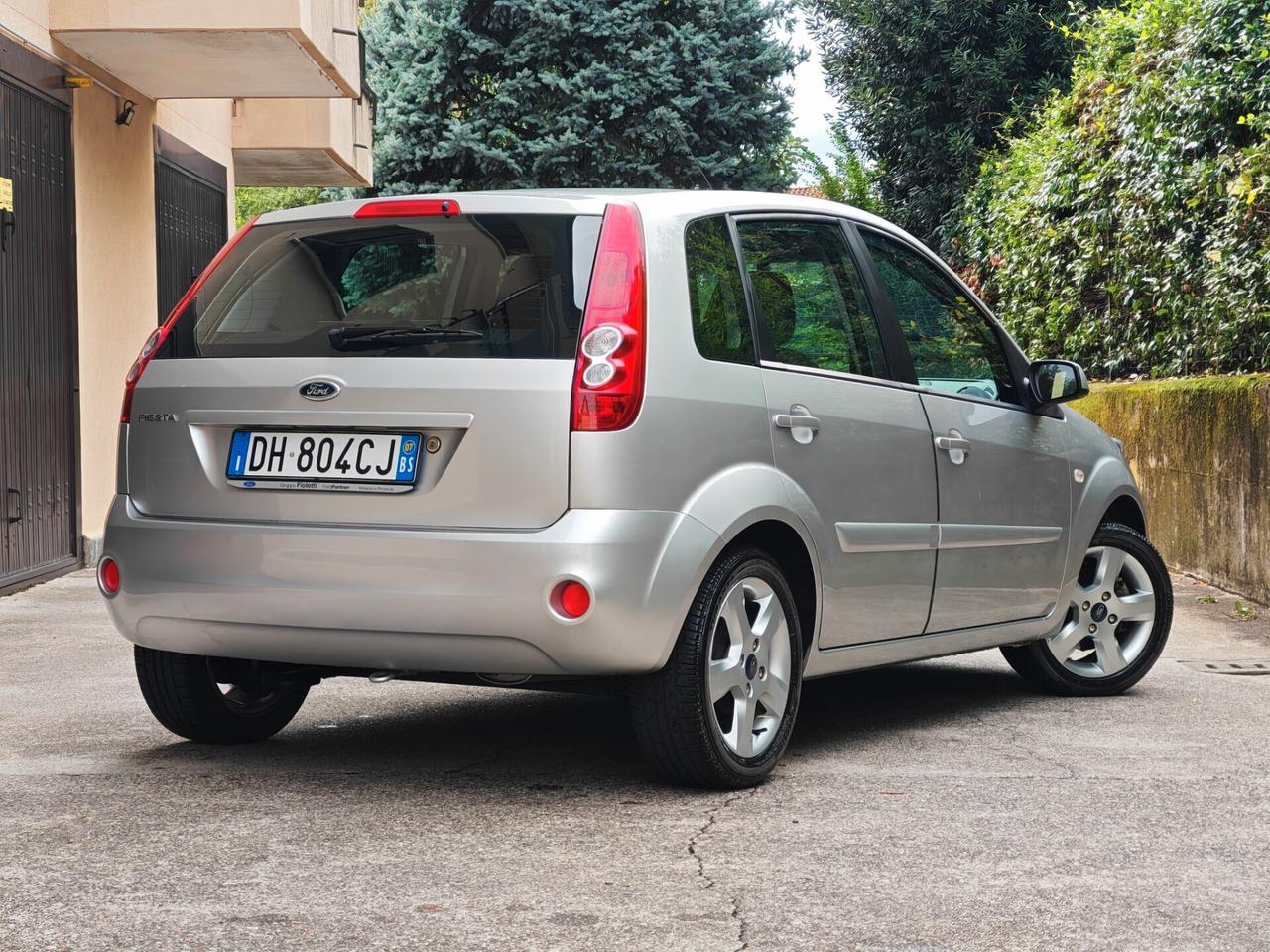 Ford Fiesta 1.2 BENZINA 75cv / 25.900km / Unipro