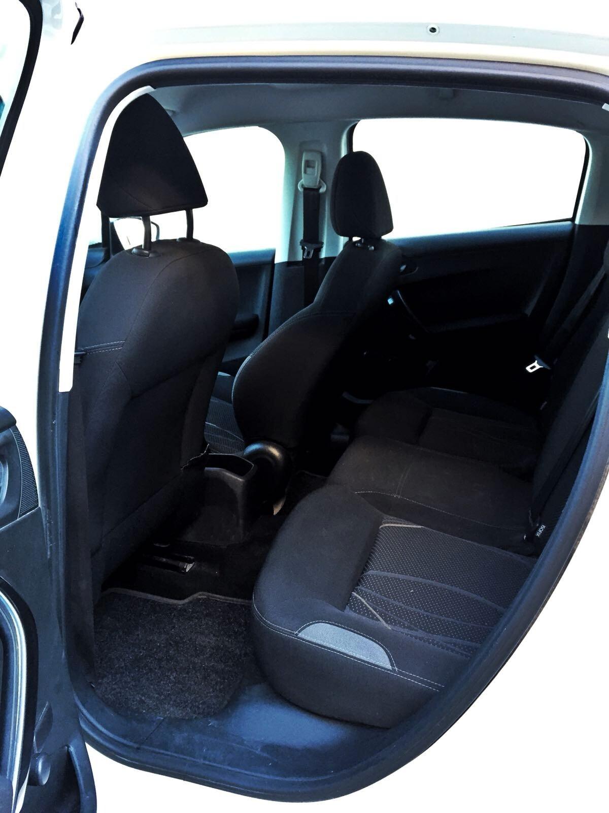 Peugeot 208 1.4 HDi 68 CV 5 porte Allure