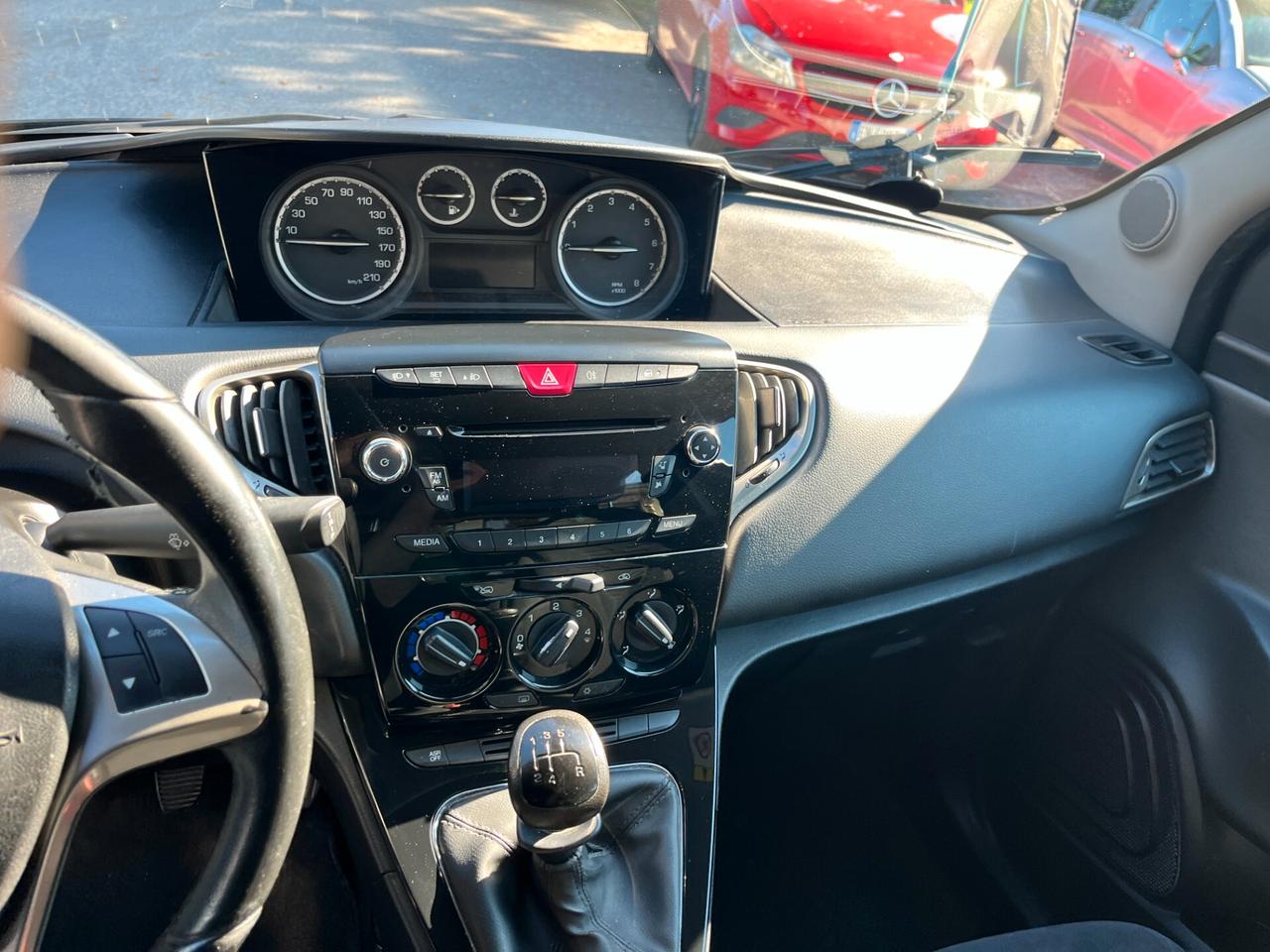 Lancia Ypsilon 1.2 69 CV 5 porte